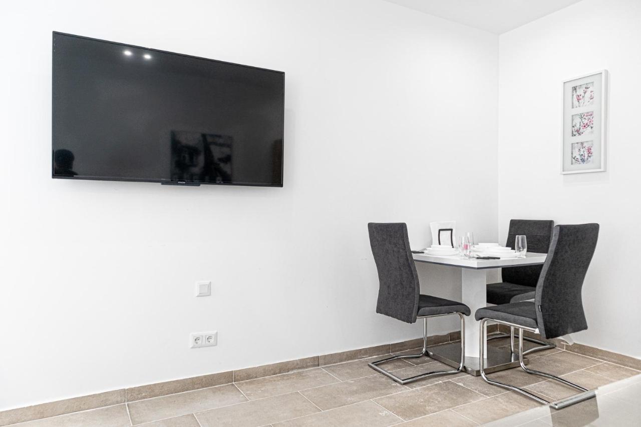 9 Min From City Center - Lovely Studio Near U1 Reumannplatz Wenen Buitenkant foto