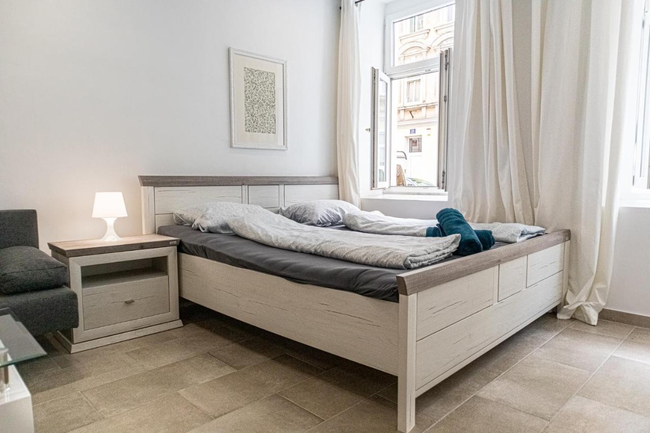 9 Min From City Center - Lovely Studio Near U1 Reumannplatz Wenen Buitenkant foto